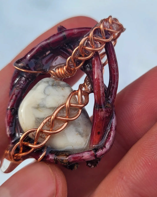Double sided Blood wood with howlite Spiritnest